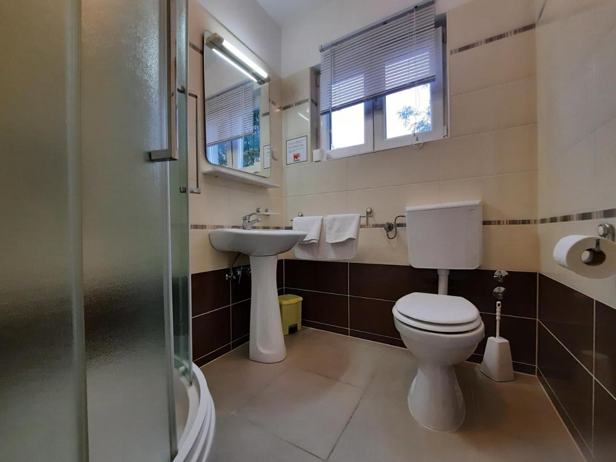 Apartmani Ivica Krk Town Buitenkant foto