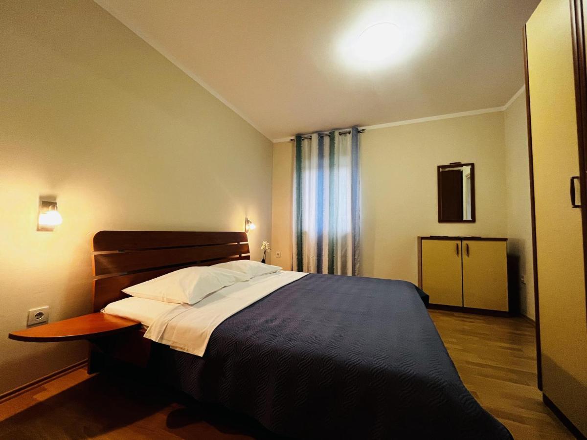 Apartmani Ivica Krk Town Buitenkant foto