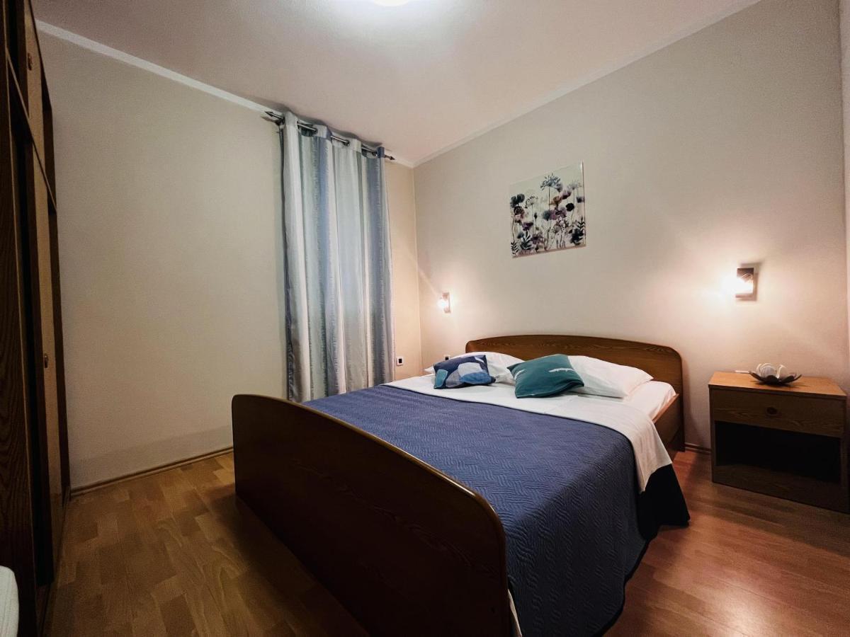 Apartmani Ivica Krk Town Buitenkant foto