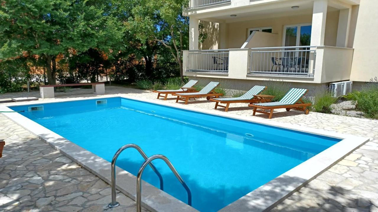 Apartmani Ivica Krk Town Buitenkant foto