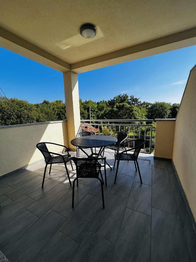 Apartmani Ivica Krk Town Buitenkant foto