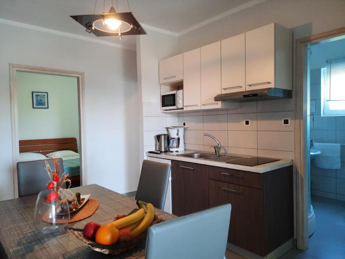 Apartmani Ivica Krk Town Buitenkant foto