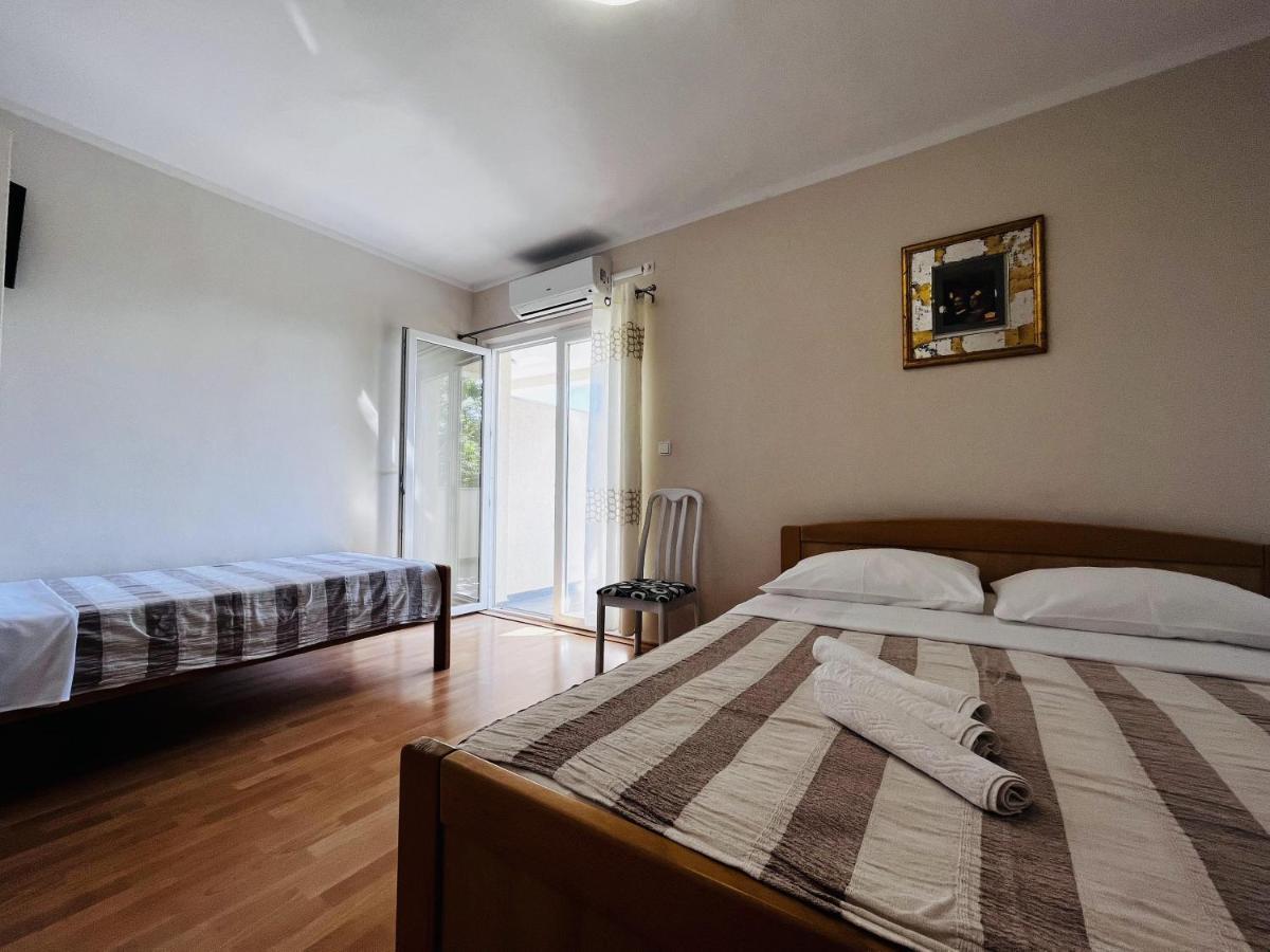 Apartmani Ivica Krk Town Buitenkant foto