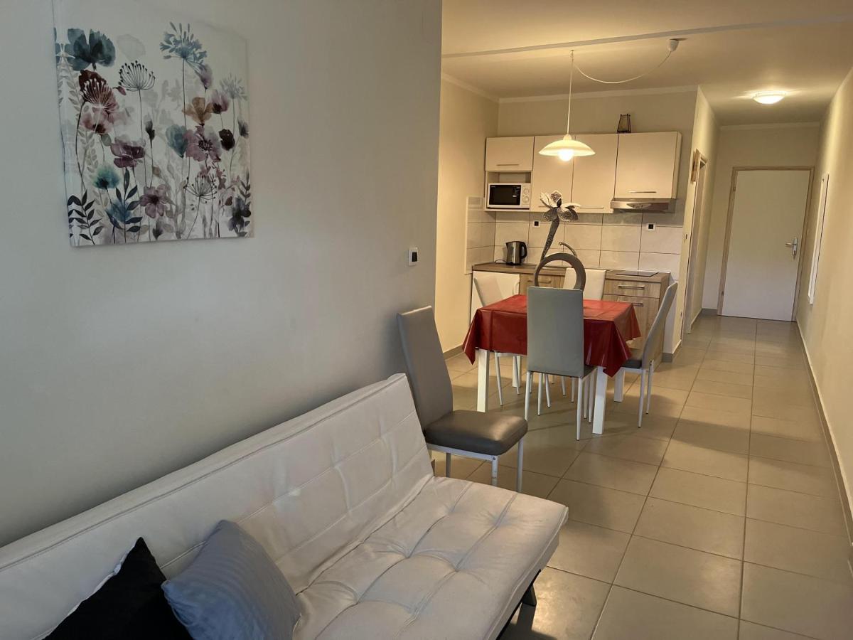 Apartmani Ivica Krk Town Buitenkant foto