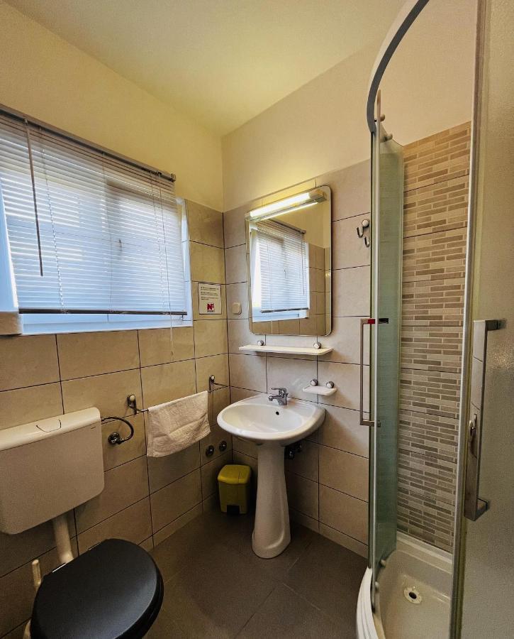 Apartmani Ivica Krk Town Buitenkant foto